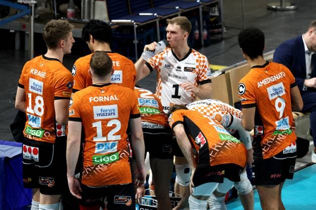 DEU, DVV, 1 VBL, BR Volleys vs Lueneburg, 07 12 2024, Max Schmeling Halle, Berlin, DEU, DVV, 1 VBL, BR Volleys vs Lueneburg, in the picture BR Volleys player circle, Adam Kowalski BR Volleys 1 Photo Juergen Engler nordphoto GmbH nordphotoxGmbHx xEngler nph00076