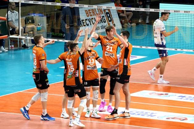 DEU, DVV, 1 VBL, BR Volleys vs Lueneburg, 07 12 2024, Max Schmeling Halle, Berlin, DEU, DVV, 1 VBL, BR Volleys vs Lueneburg, in the picture BR Volleys player circle Photo Juergen Engler nordphoto GmbH nordphotoxGmbHx xEngler nph00076