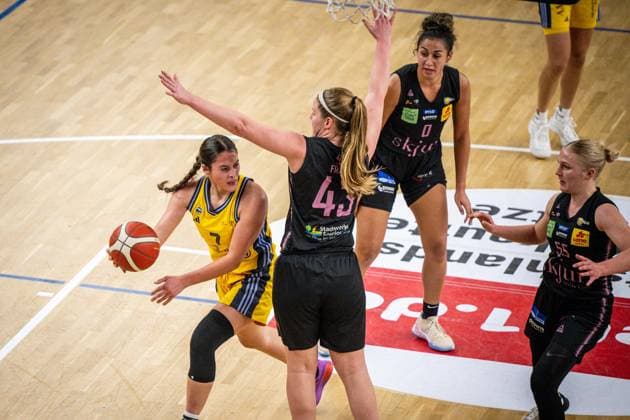 Basketball Berlin 07 12 2024 Season 2024 2025 Toyota DBBL 1 Bundesliga Women, Women Alba Berlin Saarlouis Royals Leoni Kreyenfeld Alba, No 07