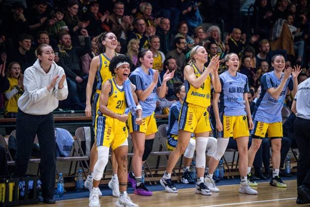 Basketball Berlin 07 12 2024 Season 2024 2025 Toyota DBBL 1 Bundesliga Women, Women Alba Berlin Saarlouis Royals Jubel Alba
