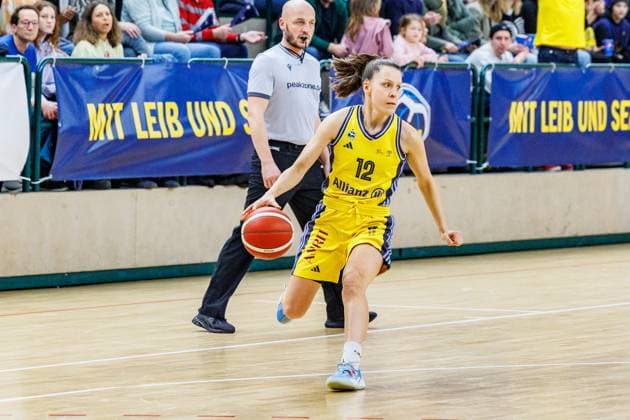 Lena Gohlisch Alba Berlin Women, 12 with the ball, Alba Berlin Women vs Saarlouis Royals, 1 Bundesliga, Season24 25, 2024 12 07 Berlin Berlin Germany Copyright: xFootbowl ThomasxSobotzkix