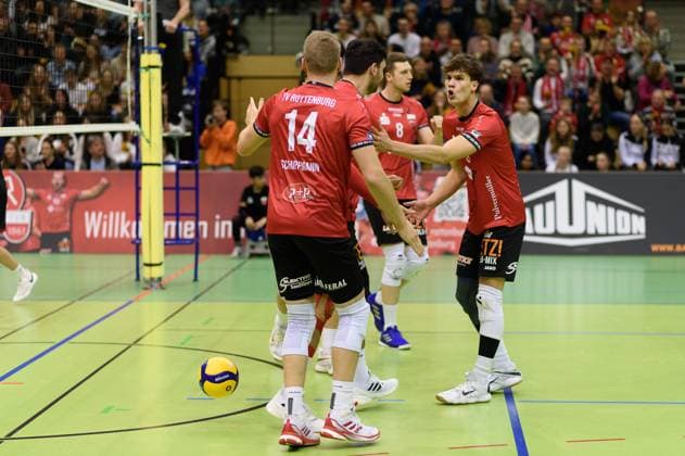 Celebrating a point won, from left Timon Schippmann TV Rottenburg, 14 , Yannick Menke TV Rottenburg, 12 , Niklas Lichtenauer TV Rottenburg, 08 , David Dornauf TV Rottenburg, 05 TV Rottenburg vs TuS Kriftel, Volleyball, 2 Bundesliga Sued, 10 Matchday, Season 2024 2025, 07 12 2024, TV Rottenburg vs TuS Kriftel, Volleyball, 2 Bundesliga Sued, 10 Matchday, Season 2024 2025, 07 12 2024 Rottenburg Copyright: xEibner-Pressefoto RalphxKunzex EP_RKE
