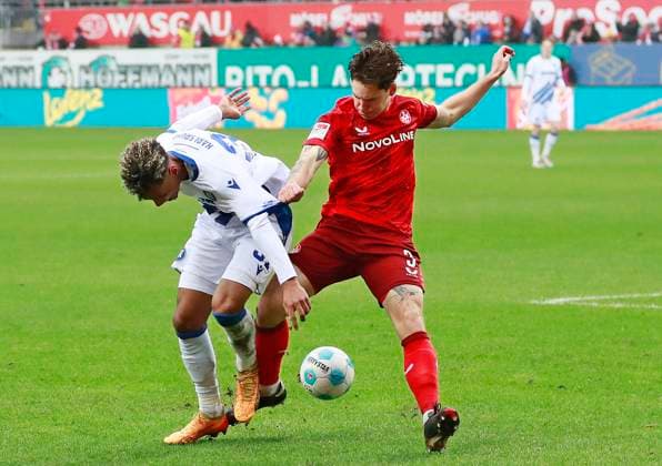 07 12 2024, xmohx, Fußball 2 Bundesliga, 1 FC Kaiserslautern Karlsruher SC emspor, v l BambasÃ ContÃ Karlsruhe , Florian Kleinhansl Kaiserslautern DFL DFB REGULATIONS PROHIBIT ANY USE OF PHOTOGRAPHS as IMAGE SEQUENCES and or QUASI VIDEO Kaiserslautern