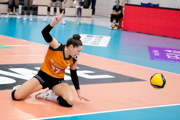 1 Volleyball Bundesliga Women Schwarz Weiss Erfurt vs Ladies in Black Aachen Erfurt 07 12 2024 Kacey Jost 17 Ladies in Black Aachen 1 Volleyball Bundesliga Women Schwarz Weiss Erfurt vs Ladies in Black Aachent Riethsporthalle Erfurt 07 12 2024 Copyright: xBEAUTIFULxSPORTS Duehringx