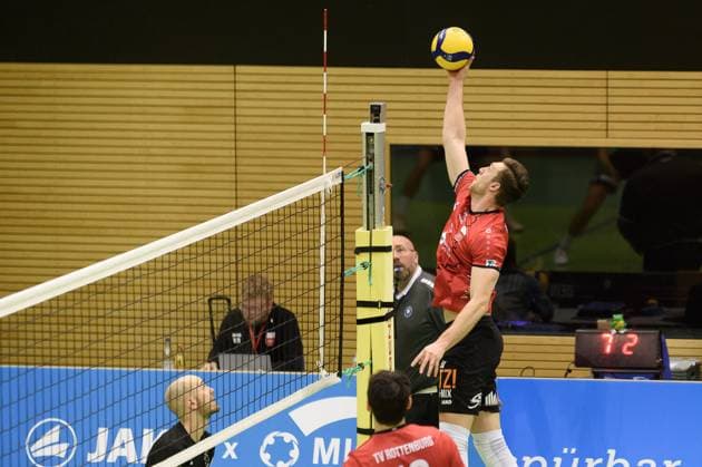 Niklas Lichtenauer TV Rottenburg, 08 puts the ball over the net TV Rottenburg vs TuS Kriftel, Volleyball, 2 Bundesliga Sued, 10 Matchday, Season 2024 2025, 07 12 2024, TV Rottenburg vs TuS Kriftel, Volleyball, 2 Bundesliga Sued, 10 Matchday, Season 2024 2025, 07 12 2024 Rottenburg Copyright: xEibner-Pressefoto RalphxKunzex EP_RKE