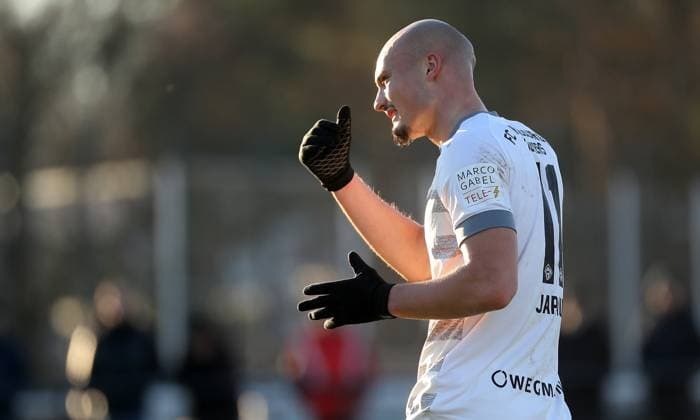 30 11 2024, Herren, Fußball, Saison 2024 2025, Regionalliga Bayern, 22 Spieltag 1 FC Nürnberg II FC Würzburger Kickers v li Alem Japaur FC Würzburger Kickers gibt Anweisungen, gestikuliert, mit den Armen gestikulieren, gives instructions, gesticulate, Einzelbild Nürnberg Sportpark Valznerweiher, Max Morlock Platz Bayern Deutschland