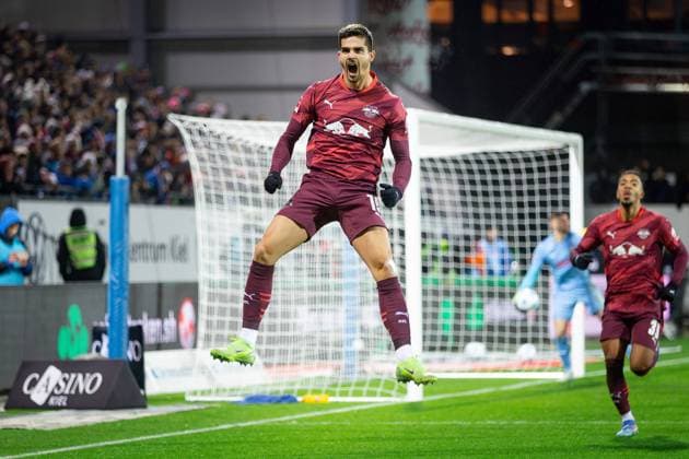 Soccer I Men I Season 2024 2025 I Bundesliga I Matchday 13 I Holstein Kiel RB Leipzig I 07 12 2024 Andre Silva 19, RB Leibzig cheers for goal Kiel Holstein Stadion Schleswig Holstein Germany Copyright: xLobecax xHenningxRohlfsx