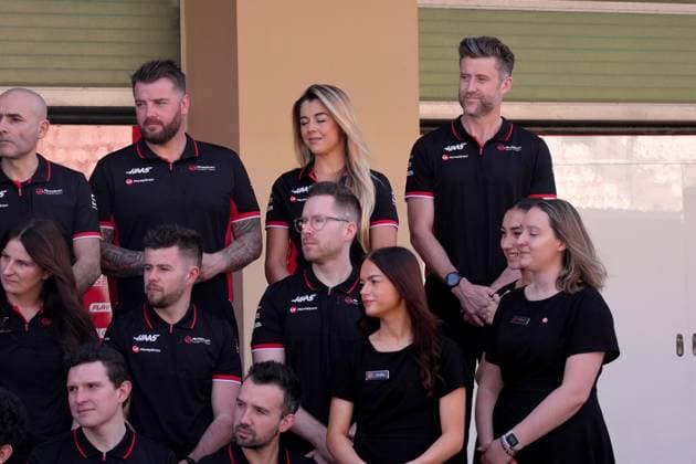 Formula 1 Etihad Airways Abu Dhabi Grand Prix 2024 08 12 2024, Yas Marina Circuit, Abu Dhabi, Formula 1 Etihad Airways Abu Dhabi Grand Prix 2024 , in the picture team photo of MoneyGram Haas F1 Team with Kevin Magnussen DNK , MoneyGram Haas F1 Team and Nico Hülkenberg DEU , MoneyGram Haas F1 Team nordphotoxGmbHx xBratic nph00250
