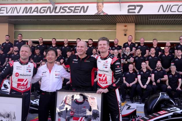 Formula 1 Etihad Airways Abu Dhabi Grand Prix 2024 08 12 2024, Yas Marina Circuit, Abu Dhabi, Formula 1 Etihad Airways Abu Dhabi Grand Prix 2024 , in the picture team photo of MoneyGram Haas F1 Team with Kevin Magnussen DNK , MoneyGram Haas F1 Team and Nico Hülkenberg DEU , MoneyGram Haas F1 Team nordphotoxGmbHx xBratic nph00250