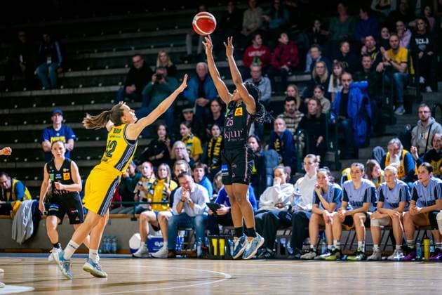 Basketball Berlin 07 12 2024 Season 2024 2025 Toyota DBBL 1 Bundesliga Women, Women Alba Berlin Saarlouis Royals Martha Burse Saarlouis, No 25 Lena Gohlisch Alba, No 12