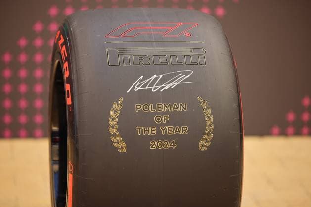 Max Verstappen Oracle Red Bull Racing, 01 , Mario Isola, Fastest Lap Award, Pirelli, ARE, Formula 1 World Championship, Abu Dhabi Grand Prix, Yas Marina Circuit, 08 12 2024 ARE, Formula 1 World Championship, Abu Dhabi Grand Prix, United Arab Emirates, Yas Marina Circuit, 08 12 2024 Abu Dhabi Copyright: xEibner-Pressefoto AnnikaxGrafx EP_AGF