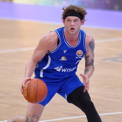 Booker Coplin Skyliners Frankfurt, 6 , GER, BG Goettingen Skyliners Frankfurt, Basketball, BBL Pokal, Quarter-finals, Season 2024 2025, 07 12 2024 GER, BG Goettingen Skyliners Frankfurt, Basketball, BBL Pokal, Quarter-finals, Bundesliga, Season 2024 2025, 07 12 2024 Goettingen Copyright: xEibner-Pressefotox xRolandxSippelx EP_RSL