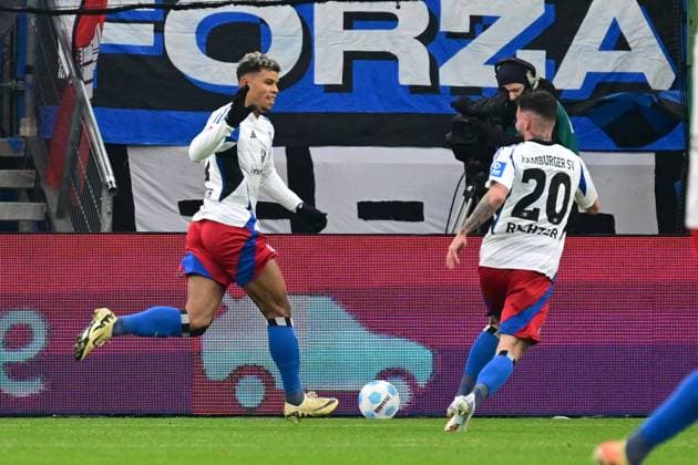 Soccer I Men I 2 Bundesliga l Hamburger SV SV Darmstadt 98 I 15 Matchday I Season 2024 2025 I HSV I 08 12 2024 I HSV Goal celebration for 1 0 Goal scorer is Koenigsdoerffer Ransford Yeboah HSV here with Richter Marco HSV , Sportplatz Volksparkstadion, Stellingen Hamburg Germany