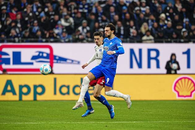 Dennis Hadzikadunic Hamburger SV, 05 , Fraser Hornby SV Darmstadt 98, 09 GER, Hamburger SV vs SV Darmstadt 98, Football, 2 Bundesliga, Matchday 15, Season 2024 2025, 08 12 2024 DFL REGULATIONS PROHIBIT ANY USE OF PHOTOGRAPHS AS IMAGE SEQUENCES AND OR QUASI VIDEO GER, Hamburger SV vs SV Darmstadt 98, Football, 2 Bundesliga, Matchday 15, Season 2024 2025, 08 12 2024 Hamburg Copyright: xEibner-Pressefoto MarcelxvonxFehrnx EP_MFN