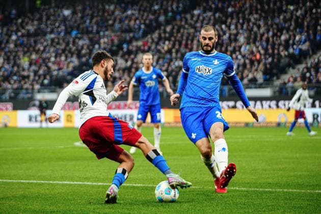 William Mikelbrencis Hamburger SV, 02 , Aleksandar Vukotic SV Darmstadt 98, 20 GER, Hamburger SV vs SV Darmstadt 98, Football, 2 Bundesliga, Matchday 15, Season 2024 2025, 08 12 2024 DFL REGULATIONS PROHIBIT ANY USE OF PHOTOGRAPHS AS IMAGE SEQUENCES AND OR QUASI VIDEO GER, Hamburger SV vs SV Darmstadt 98, Football, 2 Bundesliga, Matchday 15, Season 2024 2025, 08 12 2024 Hamburg Copyright: xEibner-Pressefoto MarcelxvonxFehrnx EP_MFN