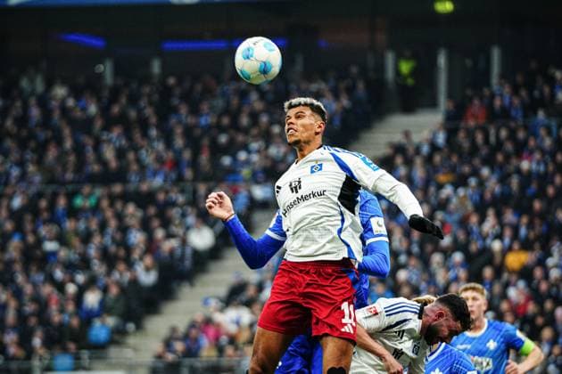 Header Ransford Yeboah Koenigsdoerffer Hamburger SV, 11 GER, Hamburger SV vs SV Darmstadt 98, Football, 2 Bundesliga, Matchday 15, Season 2024 2025, 08 12 2024 DFL REGULATIONS PROHIBIT ANY USE OF PHOTOGRAPHS AS IMAGE SEQUENCES AND OR QUASI VIDEO GER, Hamburger SV vs SV Darmstadt 98, Football, 2 Bundesliga, Matchday 15, Season 2024 2025, 08 12 2024 Hamburg Copyright: xEibner-Pressefoto MarcelxvonxFehrnx EP_MFN