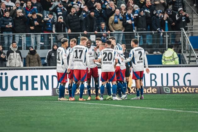 Soccer Men Season 2024 2025 2 Soccer Bundesliga 15 Matchday Hamburger SV vs SV Darmstadt 98 08 12 2024 Sebastian Schonlau 4, HSV get his team together for a meeting Hamburg Volksparkstadion Hamburg Germany after Ransford Königsdörffer 11, HSV goal