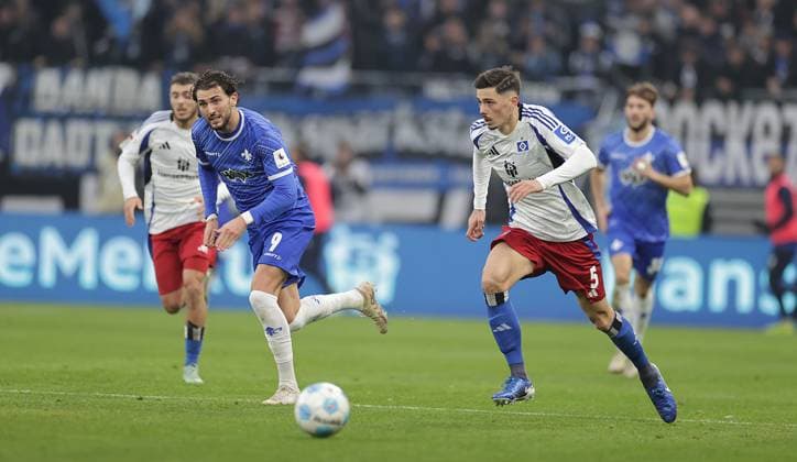 Dennis Hadzikadunic HSV , Fraser Hornby SV Darmstadt 98 Football, Men, Season 2024 2025, 2 BL, Volksparkstadion, Hamburger SV vs SV Darmstadt 98 DFL REGULATIONS PROHIBIT ANY USE OF PHOTOGRAPHS AS IMAGE SEQUENCES AND OR QUASI VIDEO