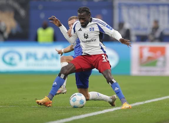 Fabian Nuernberger SV Darmstadt 98 , Bakery Jatta HSV Fussball, Herren, Saison 2024 2025, 2 BL, Volksparkstadion, Hamburger SV vs SV Darmstadt 98 DFL REGULATIONS PROHIBIT ANY USE OF PHOTOGRAPHS AS IMAGE SEQUENCES AND OR QUASI VIDEO