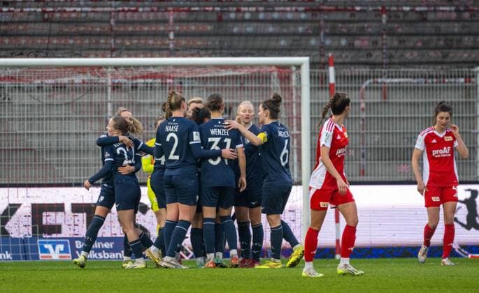 Soccer, Women, Season 2024 2025, 2 Women Bundesliga 12 Matchday , 1 FC Union Berlin VfL Bochum, Bochum cheers after goal to 1 1, 08 12 2024, Copyright: xMatthiasxKochx