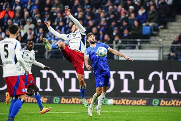 William Mikelbrencis Hamburger SV, 02 , Killan Corredor SV Darmstadt 98, 34 GER, Hamburger SV vs SV Darmstadt 98, Football, 2 Bundesliga, Matchday 15, Season 2024 2025, 08 12 2024 DFL REGULATIONS PROHIBIT ANY USE OF PHOTOGRAPHS AS IMAGE SEQUENCES AND OR QUASI VIDEO GER, Hamburger SV vs SV Darmstadt 98, Football, 2 Bundesliga, Matchday 15, Season 2024 2025, 08 12 2024 Hamburg Copyright: xEibner-Pressefoto MarcelxvonxFehrnx EP_MFN