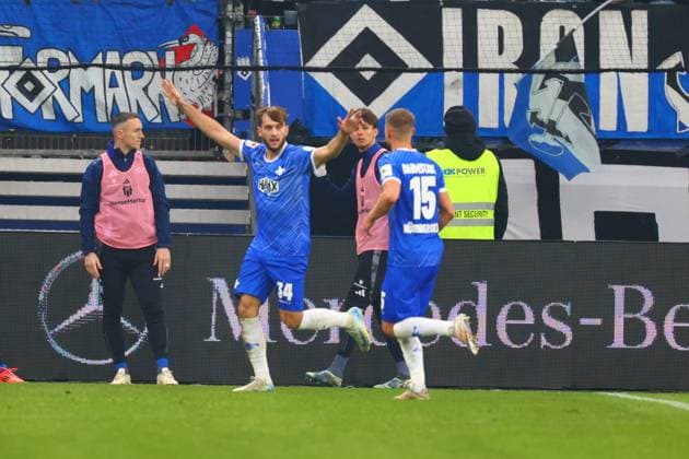 GER,Hamburg, Fußball, DFB, Hamburger SV vs SV Darmstadt 98 , im Hamburger Volksparkstadion , 08 12 2024 , Killian Corredor SV Darmstadt 98 Torschuetze zum 2 2 Fabian Nuernberger SV Darmstadt 98 DFL regulations prohibit any use of photographs as image sequences and or quasi video Copyright: HMBxMedia FernandoxSoares