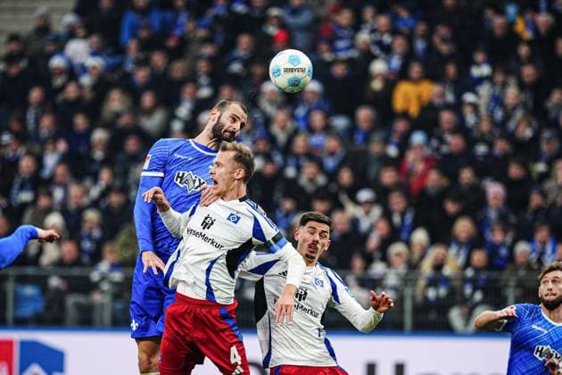 Goal shot Goal chance by header Aleksandar Vukotic SV Darmstadt 98, 20 GER, Hamburger SV vs SV Darmstadt 98, Football, 2 Bundesliga, Matchday 15, Season 2024 2025, 08 12 2024 DFL REGULATIONS PROHIBIT ANY USE OF PHOTOGRAPHS AS IMAGE SEQUENCES AND OR QUASI VIDEO GER, Hamburger SV vs SV Darmstadt 98, Football, 2 Bundesliga, Matchday 15, Season 2024 2025, 08 12 2024 Hamburg Copyright: xEibner-Pressefoto MarcelxvonxFehrnx EP_MFN