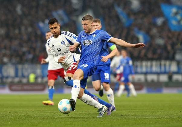 08 12 2024, Soccer 2 Bundesliga 2024 2025, Matchday 15, Hamburger SV SV Darmstadt 98, at Volksparkstadion Hamburg L R Davie Selke Hamburg vs Marco Thiede SV Darmstadt 98 DFL and DFB regulations prohibit any use of photographs as image sequences and or quasi video