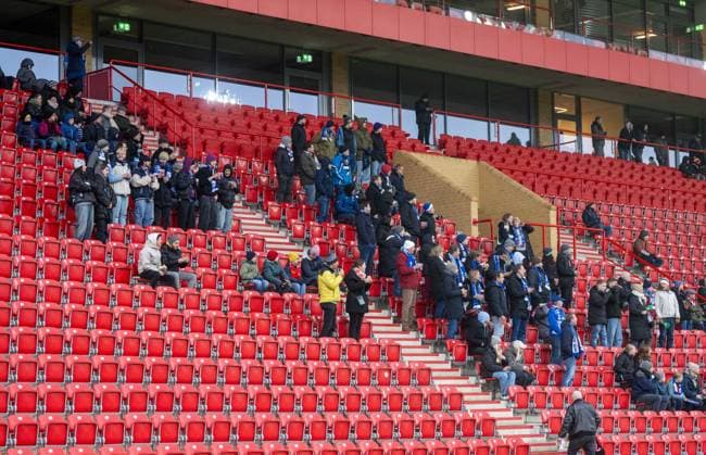 Soccer, Women, Season 2024 2025, 2 Women Bundesliga 12 Matchday , 1 FC Union Berlin VfL Bochum, Bochum fans on the main stand, 08 12 2024, Copyright: xMatthiasxKochx