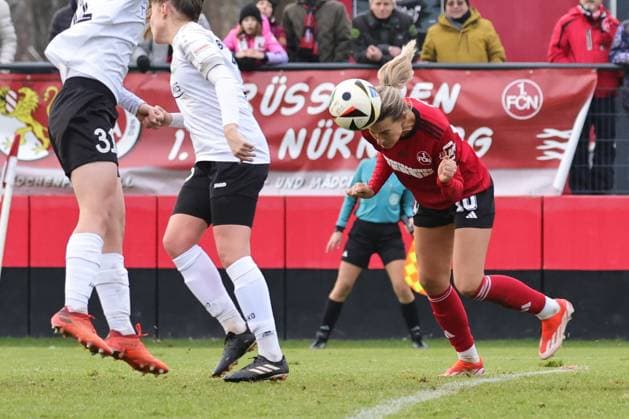 08 12 2024 Soccer Season 2024 2025 2 Women Soccer Bundesliga 12 Matchday 1 FC Nuremberg FCN Club Clubfrauen FSV Gütersloh 2009 Sportfoto Zink DaMa xdaxmax Goal Goal Shot to 2 1 Goalscorer Medina Desic 10, 1 FC Nuremberg FCN
