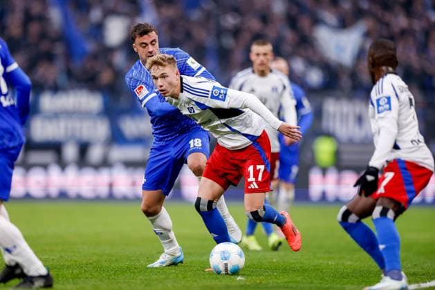 Hamburg, 8 December 2024 Football, 2 Bundesliga 2024 25, Hamburger SV SV Darmstadt 98 Philipp Förster SV Darmstadt 98, 18 , Adam Karabec Hamburger SV, 17 DFL REGULATIONS PROHIBIT ANY USE OF PHOTOGRAPHS AS IMAGE SEQUENCES AND OR QUASI VIDEO