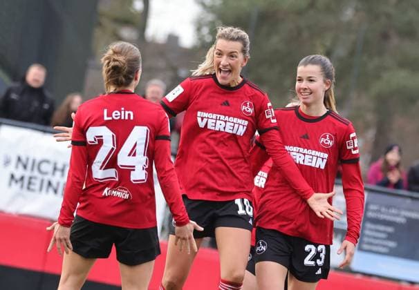 08 12 2024 Soccer Season 2024 2025 2 Women Soccer Bundesliga 12 Matchday 1 FC Nürnberg FCN Club Clubfrauen FSV Gütersloh 2009 Sportfoto Zink DaMa xdaxmax Jubel Freude Torjubel nach Tor zum 2 1 Nastassja Lein 24, 1 FC Nürnberg FCN Medina Desic 10, 1 FC Nürnberg FCN Nele Bauereisen 23, 1 FC Nürnberg FCN jubiliert freue sich Torschütze Medina Desic 10, 1 FC Nürnberg FCN