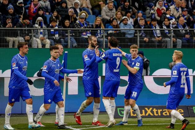 1 1 Goalscorer 20 Aleksandar Vukotic celebrates with 18 Philipp Förster Sergio López Isac Lidberg Fraser Hornby 38 Clemens Riedel 16 Andreas Müller Darmstadt Germany , Hamburg , Volksparkstadion , Football , 2 Bundesliga , Hamburger SV SV Darmstadt 98