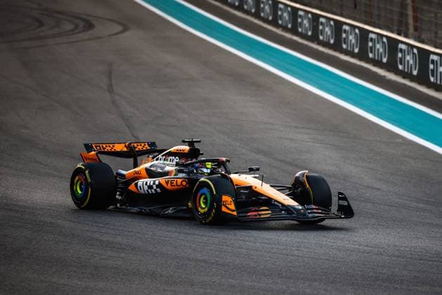 December 8, 2024, Abu Dhabi, United Arab Emirates: Oscar Piastri of McLaren is driving on the track during Formula 1 Abu Dhabi Grand Prix at Yas Marina Circuit on December 8th, 2024 in Abu Dhabi, United Arab Emirates. Abu Dhabi United Arab Emirates - ZUMAz156 0783731767st Copyright: xBeataxZawrzelx