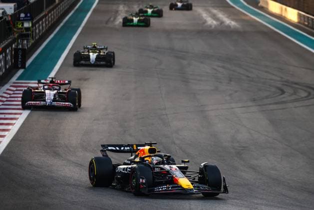 December 8, 2024, Abu Dhabi, United Arab Emirates: Max Verstappen of Red Bull Racing is driving on the track during Formula 1 Abu Dhabi Grand Prix at Yas Marina Circuit on December 8th, 2024 in Abu Dhabi, United Arab Emirates. Abu Dhabi United Arab Emirates - ZUMAz156 0783731886st Copyright: xBeataxZawrzelx