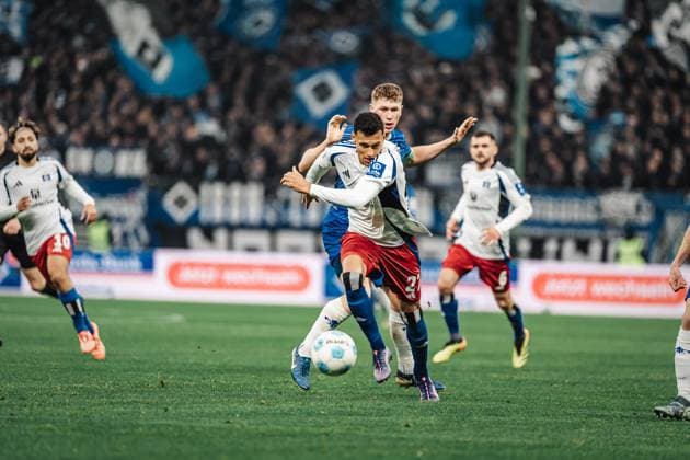 Soccer Men Season 2024 2025 2 Soccer Bundesliga 15 Matchday Hamburger SV vs SV Darmstadt 98 08 12 2024 Davie Selke 27, HSV with view of the ball Hamburg Volksparkstadion Hamburg Germany