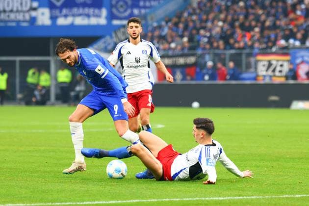 GER,Hamburg, Fußball, DFB, Hamburger SV vs SV Darmstadt 98 , im Hamburger Volksparkstadion , 08 12 2024 , v l Fraser Hornby SV Darmstadt 98 DFL regulations prohibit any use of photographs as image sequences and or quasi video Copyright: HMBxMedia FernandoxSoares