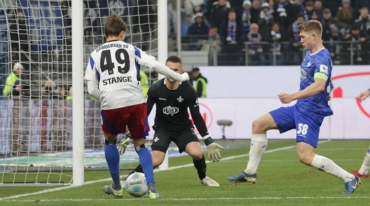 Otto Stange HSV fails against Marcel Schuhen SV Darmstadt 98 Football, Men, Season 2024 2025, 2 BL, Volksparkstadion, Hamburger SV vs SV Darmstadt 98, 2 2 DFL REGULATIONS PROHIBIT ANY USE OF PHOTOGRAPHS AS IMAGE SEQUENCES AND OR QUASI VIDEO