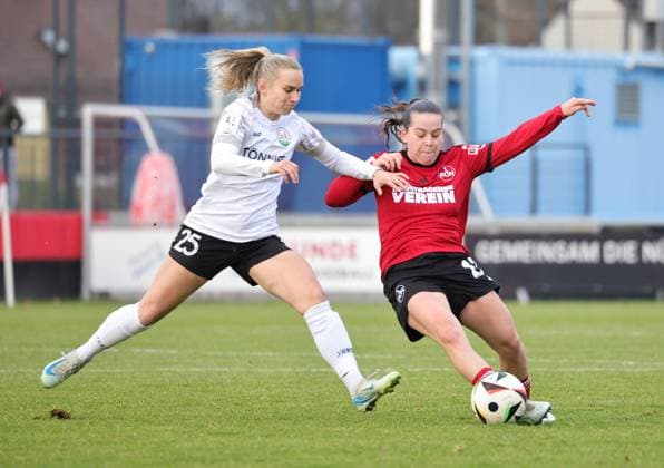 08 12 2024 Soccer Season 2024 2025 2 Women Soccer Bundesliga 12 Matchday 1 FC Nürnberg FCN Club Clubfrauen FSV Gütersloh 2009 Sportfoto Zink DaMa xdaxmax Linda Preuß Preuss 25, FSV Gütersloh Jonna Brengel 17, 1 FC Nürnberg FCN