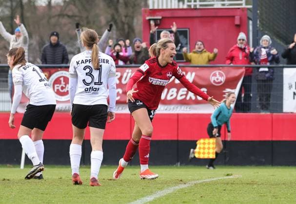 08 12 2024 Soccer Season 2024 2025 2 Women Soccer Bundesliga 12 Matchday 1 FC Nürnberg FCN Club Clubfrauen FSV Gütersloh 2009 Sportfoto Zink DaMa xdaxmax Jubel Freude Torjubel nach Tor zum 2 1 Medina Desic 10, 1 FC Nürnberg FCN jubelt freue sich Torschütze Medina Desic 10, 1 FC Nürnberg FCN