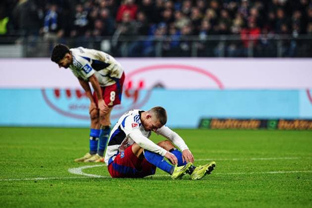 Hamburger SV disappointed after draw GER, Hamburger SV vs SV Darmstadt 98, Football, 2 Bundesliga, Matchday 15, Season 2024 2025, 08 12 2024 DFL REGULATES PROHIBIT ANY USE OF PHOTOGRAPHS AS IMAGE SEQUENCES AND OR QUASI VIDEO GER, Hamburger SV vs SV Darmstadt 98, Football, 2 Bundesliga, Matchday 15, Season 2024 2025, 08 12 2024 Hamburg Copyright: xEibner-Pressefoto MarcelxvonxFehrnx EP_MFN
