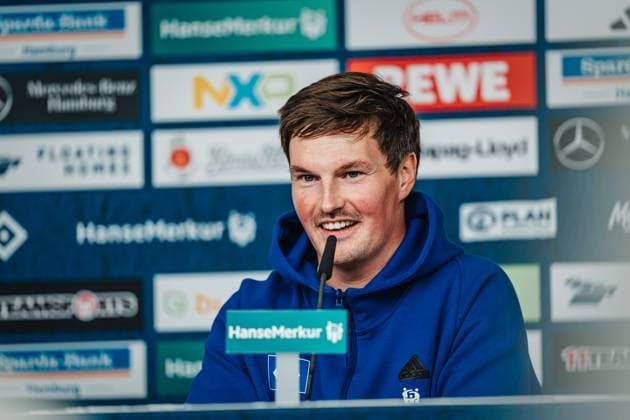 Soccer Men Season 2024 2025 2 Soccer Bundesliga 15 Matchday Hamburger SV vs SV Darmstadt 98 08 12 2024 Coach Merlin Polzin HSV at the press conference after the match Hamburg Volksparkstadion Hamburg Germany