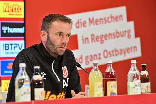 2 Bundesliga SSV Jahn Regensburg 1 FC Köln 08 12 2024 In the picture Andreas PATZ Coach SSV Jahn Regensburg at the press conference after the match in Regensburg 2 Bundesliga SSV Jahn Regensburg 1 FC Koen, Jahnstadion on 08 12 2024 Copyright: xBEAUTIFULxSPORTS Goldbergx