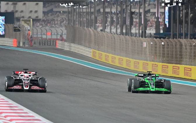 08 12 2024, Yas Marina Circuit, Abu Dhabi, Formula 1 Etihad Airways Abu Dhabi Grand Prix 2024 , in the picture accident between Valtteri Bottas FIN , Stake F1 Team Kick Sauber and Kevin Magnussen DNK , MoneyGram Haas F1 Team Photo by Hasan Bratic DeFodi Images Defodi 506 20241208 hbr 13985