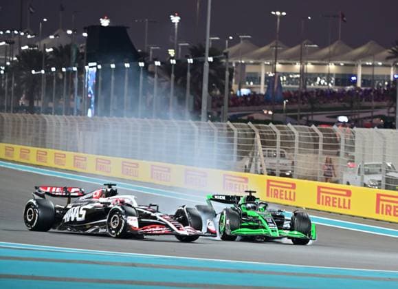 08 12 2024, Yas Marina Circuit, Abu Dhabi, Formula 1 Etihad Airways Abu Dhabi Grand Prix 2024 , in the picture accident between Valtteri Bottas FIN , Stake F1 Team Kick Sauber and Kevin Magnussen DNK , MoneyGram Haas F1 Team Photo by Hasan Bratic DeFodi Images Defodi 506 20241208 hbr 13987