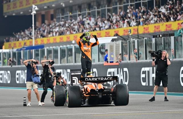 08 12 2024, Yas Marina Circuit, Abu Dhabi, Formula 1 Etihad Airways Abu Dhabi Grand Prix 2024 , in the picture winner Lando Norris GBR , McLaren F1 Team Photo by Hasan Bratic DeFodi Images Defodi 506 20241208 hbr 13996