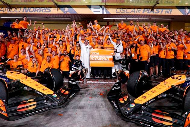 Lando Norris of Great Britain and McLaren, Oscar Piastri of Australia and McLaren, Zak Brown, CEO of McLaren and the rest of the team celebrate at the, Race, F1 Grand Prix of Abu Dhabi, Yas Marina Circuit on December 08, 2024 in Abu Dhabi, United Arab Emirates Photo by Diogo Cardoso DeFodi Images Lando Norris of Great Britain and McLaren, Oscar Piastri of Australia and McLaren, Zak Brown, CEO of McLaren and the rest of the team celebrate and pose for the Constructors Champion picture, Race, F1 Grand Prix of Abu Dhabi, Yas Marina Circuit on December 8, 2024 in Abu Dhabi, United Arab Emirates Photo by Diogo Cardoso DeFodi Images Defodi 645 f1abu20241208 085 Defodi-645