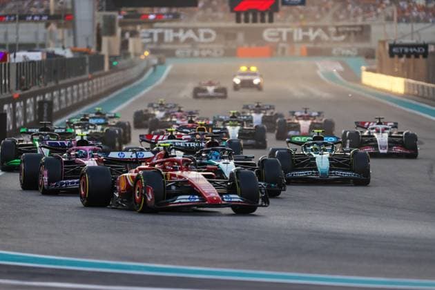 Start of the 2024 Formula One Abu Dhabi Grand Prix, 24th round of the 2024 Formula 1 World Championship from December 6 to 8 , 2024 at Yas Marina circuit UAE Abu Dhabi Yas Marina Circuit United Arab Emirates Copyright: x x2024xEurasiaxSportxImagesx jp-en-EuSpIm-MPS_PPN_F1_Abu_Dhabi_08Dec2024_UA208