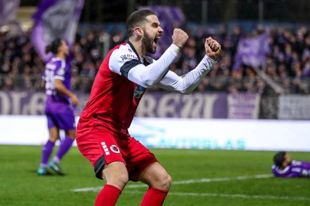 08 12 2024, Football, FC Viktoria Köln VfL Osnabrück, 3 Liga, Sportpark Höhenberg, Saison 2024 2025 Torjubel nach dem 2 0 durch das Eigentor von Dave Gnaase VfL Osnabrück 26 Serhat Semih Güler Viktoria Köln 30 steht jubelnd auf dem Spielfeld DFB regulations prohibit any use of photographs as image sequences and or quasi video Nordrhein Westfalen Germany