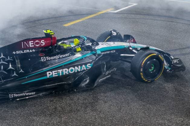 December 8, 2024, Abu Dhabi, United Arab Emirates: Lewis Hamilton of Mercedes does doughnut spins after Formula 1 Abu Dhabi Grand Prix at Yas Marina Circuit on December 8th, 2024 in Abu Dhabi, United Arab Emirates. Abu Dhabi United Arab Emirates - ZUMAz156 0783756237st Copyright: xBeataxZawrzelx